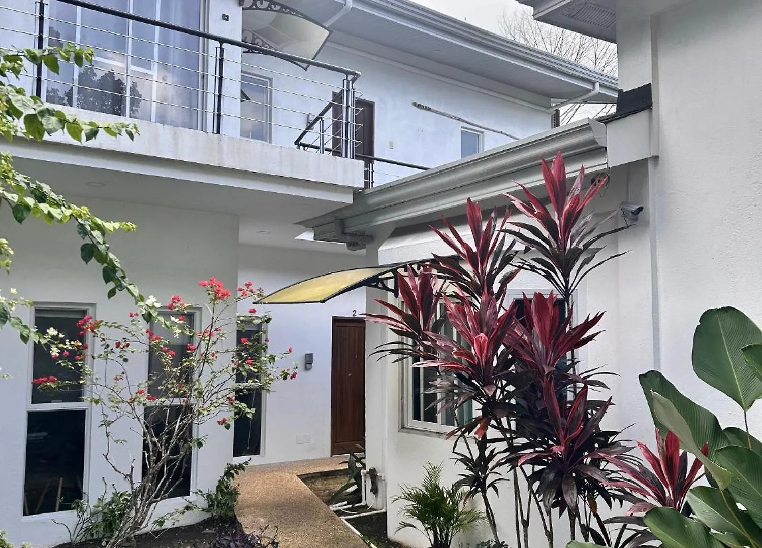 White House Panglao Apartment