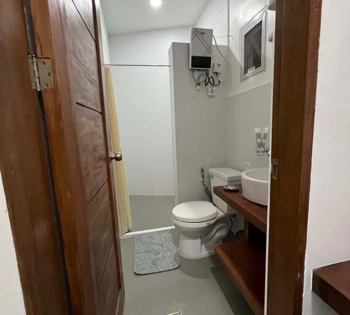 White House Panglao Apartment
