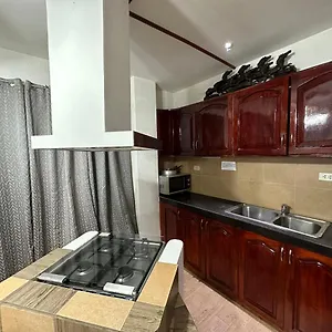 Apartment Alona Park - 3 Bedroom Apartment- Alex And Jesa Unit, Panglao